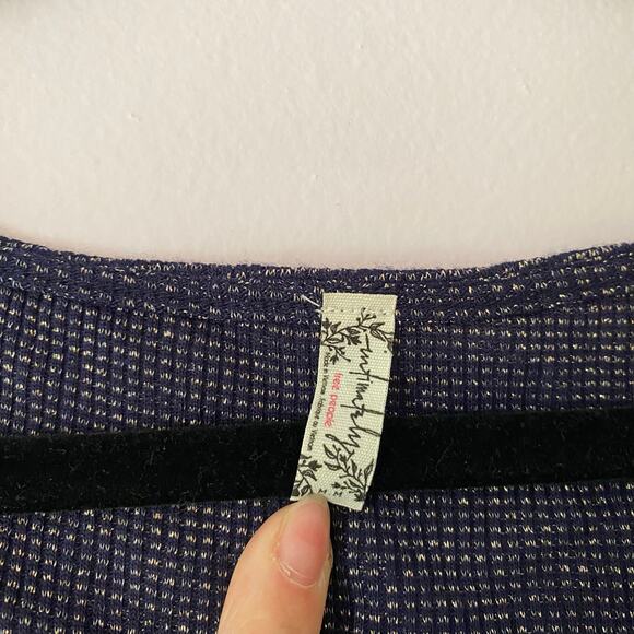 Free People Intimately Navy Blue Metallic Shimmer Long Sleeve V-neck Tie Medium - Picture 3 of 9